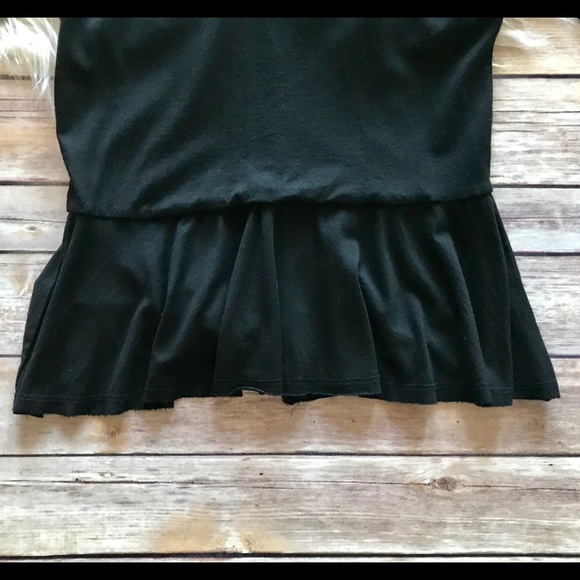🛍FINAL SALE! No offers. Vince Camuto Black Ruffle Top - Picture 2 of 4